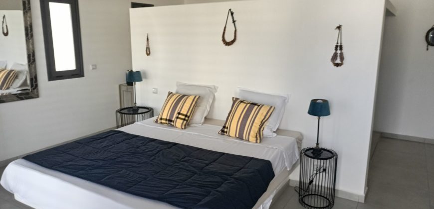 Ngaparou belle villa contemporaine de 5 chambres avec piscine