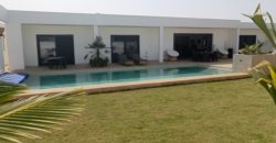 Ngaparou belle villa contemporaine de 5 chambres avec piscine