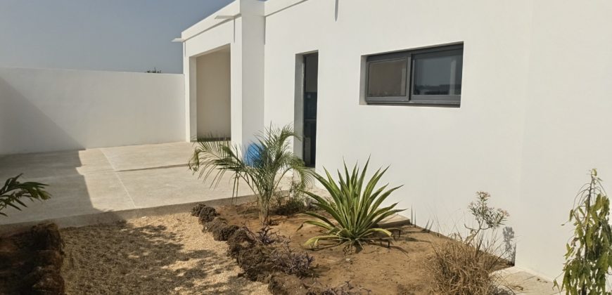 Ngaparou belle villa contemporaine de 5 chambres avec piscine