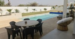 Ngaparou belle villa contemporaine de 5 chambres avec piscine