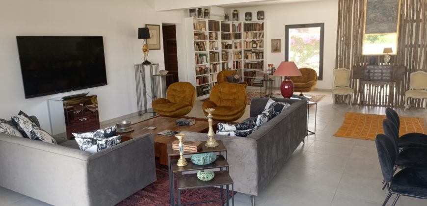 Ngaparou belle villa contemporaine de 5 chambres avec piscine