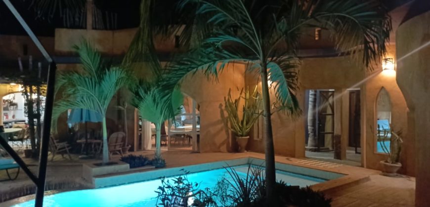 Ngaparou sublime ryad de 3 chambres + 1 dependance avec piscine