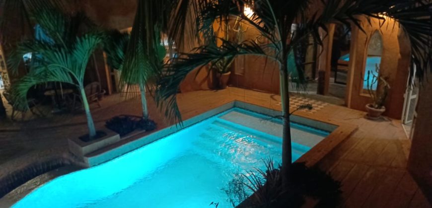 Ngaparou sublime ryad de 3 chambres + 1 dependance avec piscine