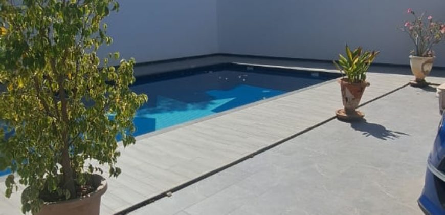 Warang villa de 3 chambres avec piscine sur un terrain de 300m2