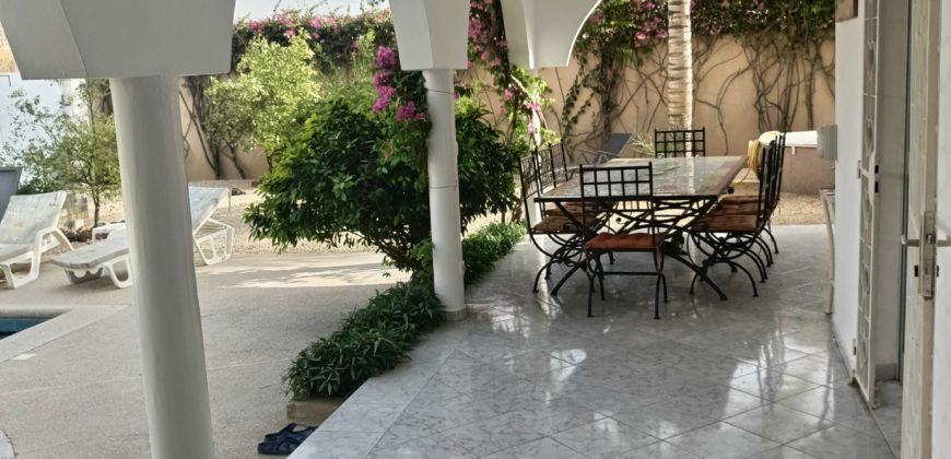 Saly Bambara charmante villa de 3 chambres avec piscine