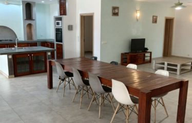 Ngaparou – Villa contemporaine plain pied 4 chambres avec piscine à vendre.BV474.