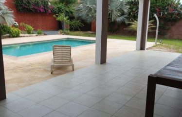 Ngaparou – Villa contemporaine plain pied 4 chambres avec piscine à vendre.BV474.