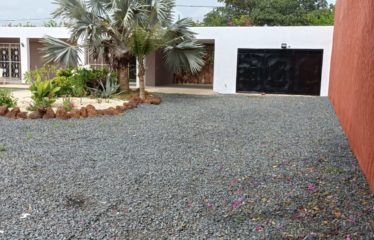 Ngaparou – Villa contemporaine plain pied 4 chambres avec piscine à vendre.BV474.