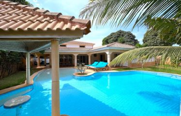 Ngaparou – Villa 3 chambres avec piscine en résidence privée à vendre.BV492.