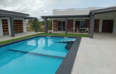 Nguérigne – Villa contemporaine plain-pied 5 chambres avec piscine à louer.BV484.