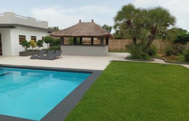 Nguérigne – Villa contemporaine plain-pied 5 chambres avec piscine à louer.BV484.