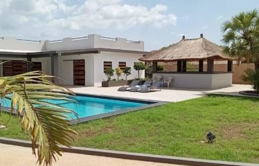 Nguérigne – Villa contemporaine plain-pied 5 chambres avec piscine à louer.BV484.