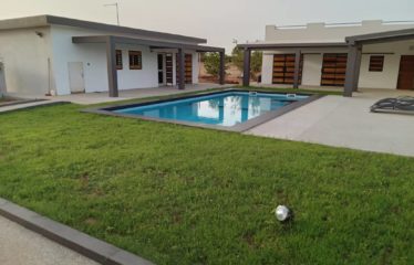 Nguérigne – Villa contemporaine plain-pied 5 chambres avec piscine à louer.BV484.