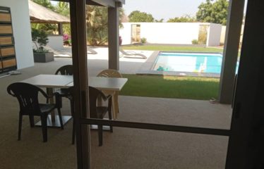 Nguérigne – Villa contemporaine plain-pied 5 chambres avec piscine à louer.BV484.