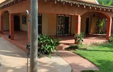 Saly – Villa 4 chambres avec piscine à louer.BV486.