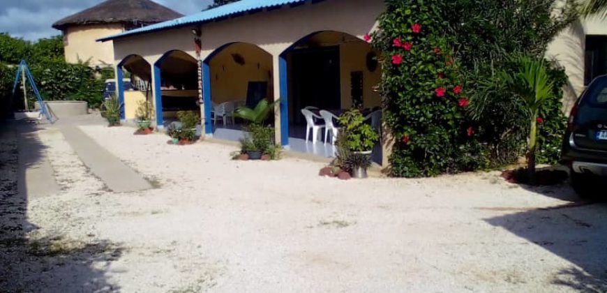 WARANG : Villa à vendre 3 chambres + 4 éléments locatifs