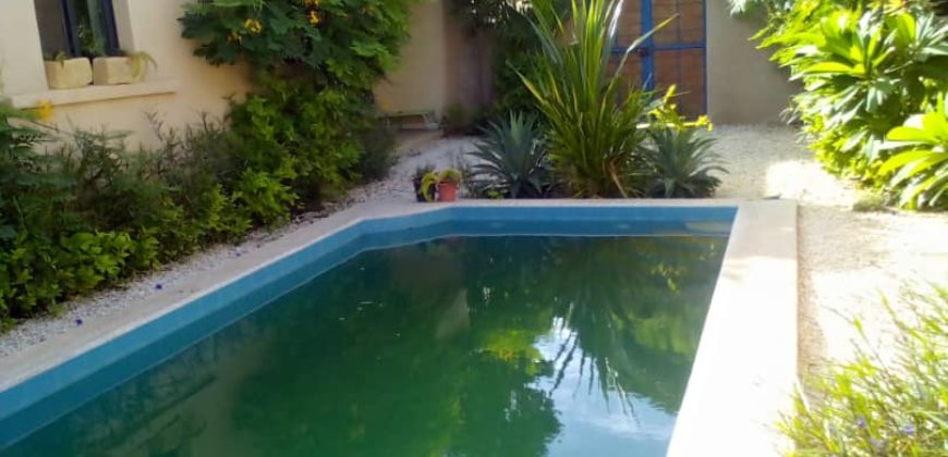 WARANG : Villa à vendre 3 chambres + 4 éléments locatifs