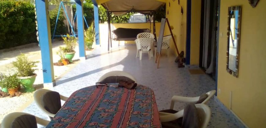 WARANG : Villa à vendre 3 chambres + 4 éléments locatifs
