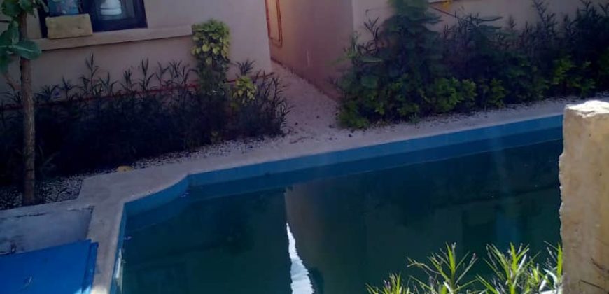 WARANG : Villa à vendre 3 chambres + 4 éléments locatifs