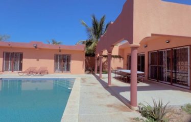 WARANG : Villa à vendre de 4 chambres avec piscine.BV102.