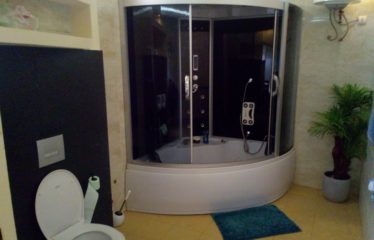 Saly – saly carrefour – villa 5 chambres Titre Foncier avec piscine à vendre.