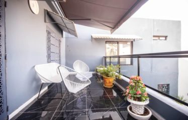 Saly – saly carrefour – villa 5 chambres Titre Foncier avec piscine à vendre.