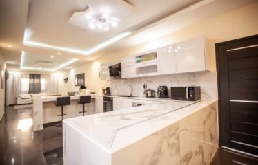 Saly – saly carrefour – villa 5 chambres Titre Foncier avec piscine à vendre.