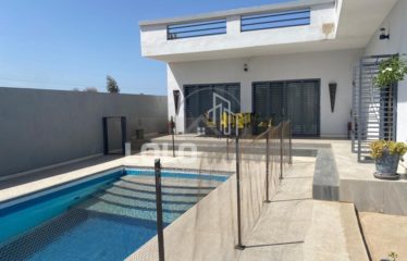 Nguérigne – Villa 3 chambres avec piscine à vendre.