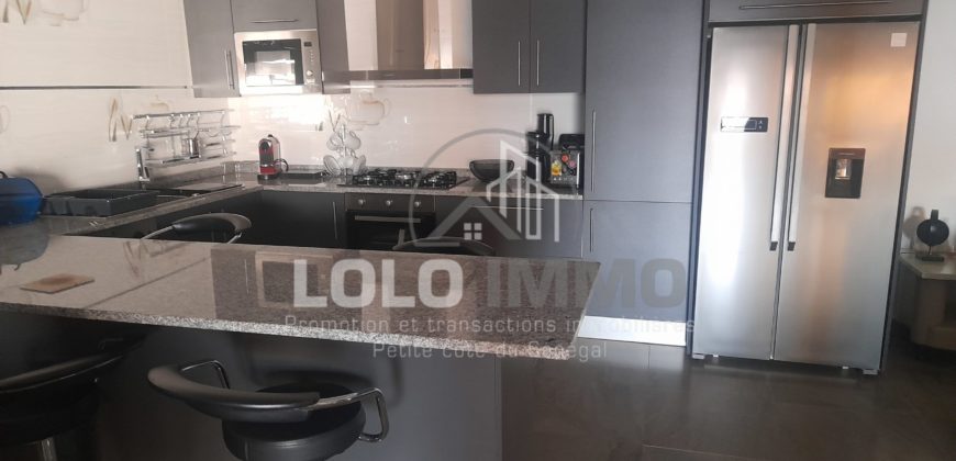 NGUERIGNE/Sinthiane : Villa contemporaine plain pied avec piscine à vendre