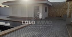 NGUERIGNE/Sinthiane : Villa contemporaine plain pied avec piscine à vendre