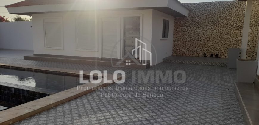 NGUERIGNE/Sinthiane : Villa contemporaine plain pied avec piscine à vendre