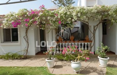 Saly – Villa 4 chambres bord de mer Titre Foncier en résidence à vendre.