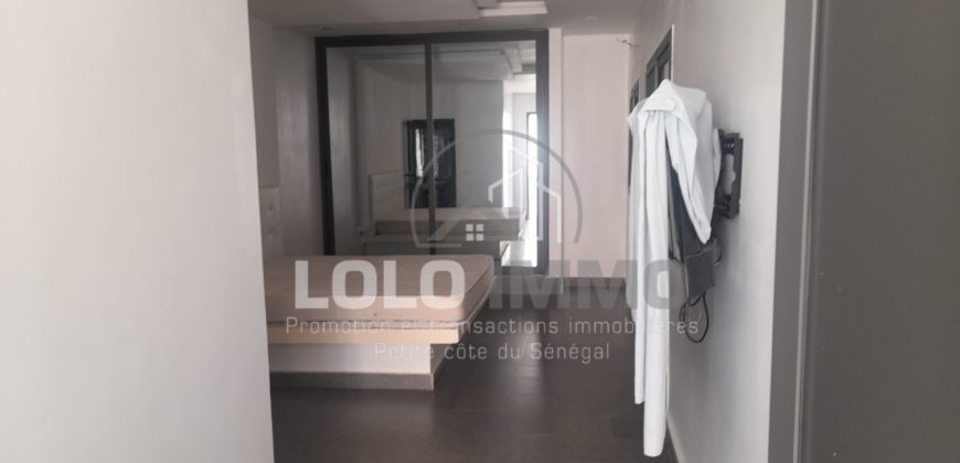 NGUERIGNE/Sinthiane : Villa contemporaine plain pied avec piscine à vendre