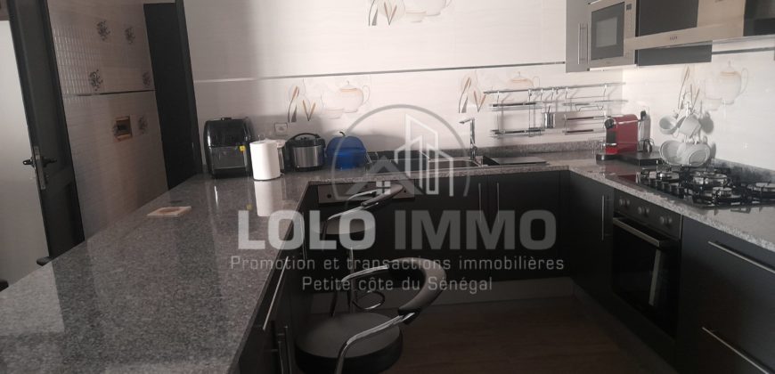 NGUERIGNE/Sinthiane : Villa contemporaine plain pied avec piscine à vendre