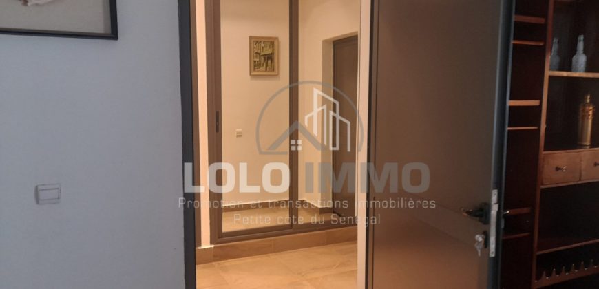 NGUERIGNE/Sinthiane : Villa contemporaine plain pied avec piscine à vendre