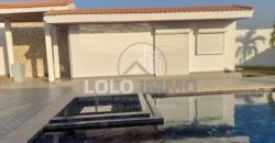 NGUERIGNE/Sinthiane : Villa contemporaine plain pied avec piscine à vendre