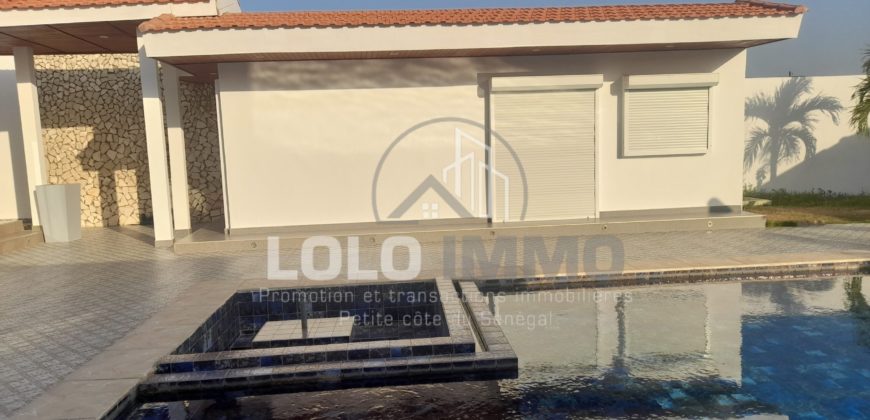 NGUERIGNE/Sinthiane : Villa contemporaine plain pied avec piscine à vendre