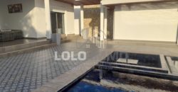 NGUERIGNE/Sinthiane : Villa contemporaine plain pied avec piscine à vendre