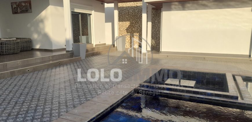NGUERIGNE/Sinthiane : Villa contemporaine plain pied avec piscine à vendre