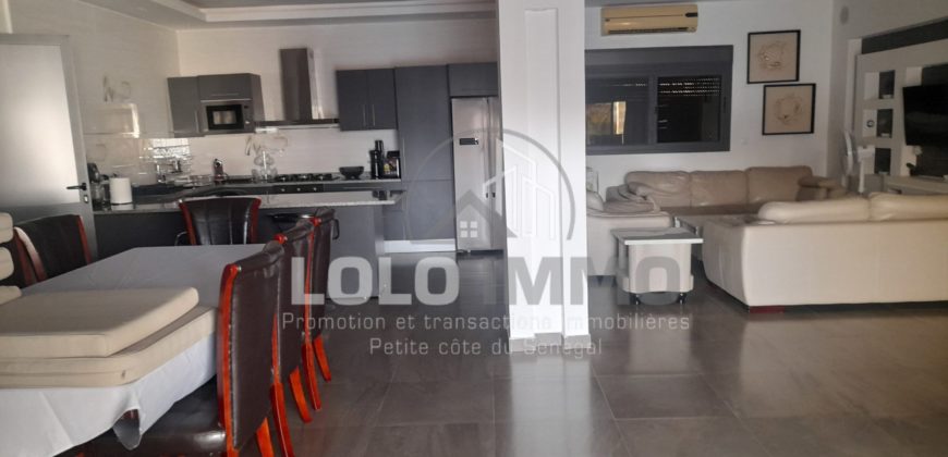 NGUERIGNE/Sinthiane : Villa contemporaine plain pied avec piscine à vendre