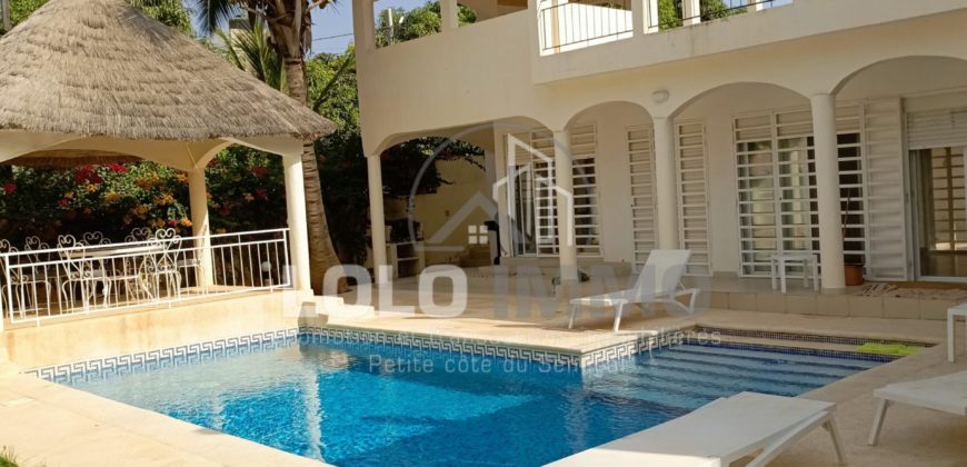 Ngaparou – Villa 3 chambres avec piscine deuxième ligne à vendre