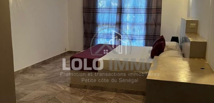 Sinthiane/Nguérigne – Villa 4 chambres avec piscine en résidence à vendre.