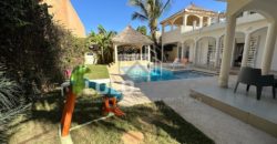 Ngaparou – Villa 3 chambres avec piscine deuxième ligne à vendre