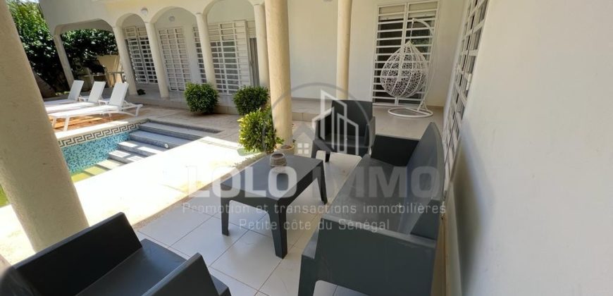 Ngaparou – Villa 3 chambres avec piscine deuxième ligne à vendre