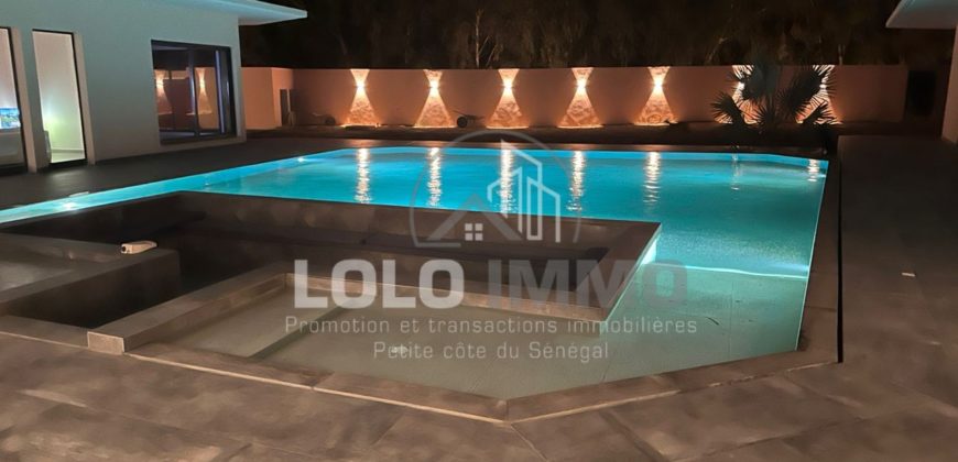 Nguérigne – Villa haut standing 5 chambres avec piscine à vendre.