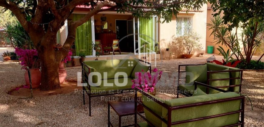 Ngaparou – Villa paisible au coeur d’un joyau arboré avec piscine à vendre
