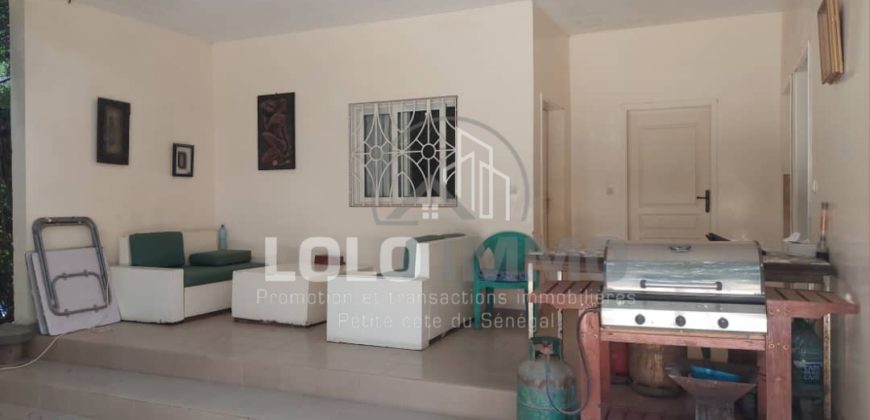 Ngaparou – Villa paisible au coeur d’un joyau arboré avec piscine à vendre