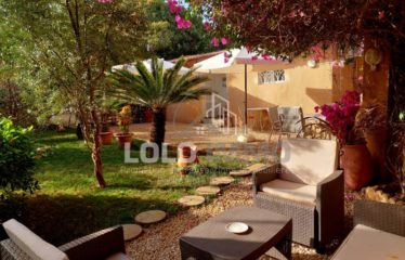 Ngaparou – Villa paisible au coeur d’un joyau arboré avec piscine à vendre