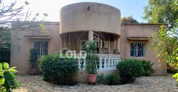 Ngaparou – Villa paisible au coeur d’un joyau arboré avec piscine à vendre