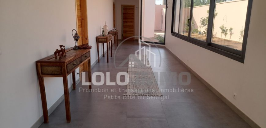 Nguérigne – Villa haut standing 5 chambres avec piscine à vendre.